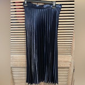 Excellent condition: Sandro pleated skirt size US 8. Navy shimmer